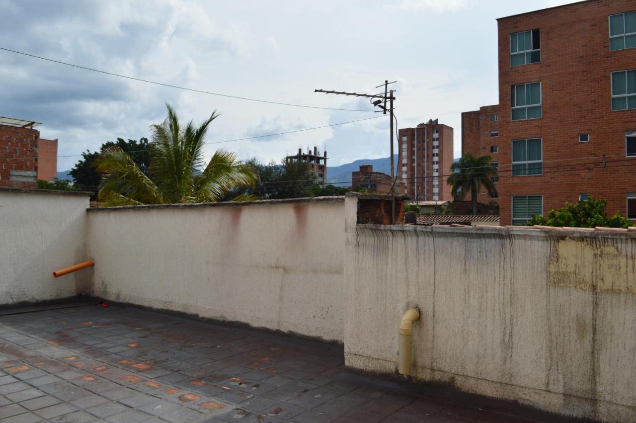 Buntes House-Casa Hotel Laureles-Estadio Medellín Exteriör bild